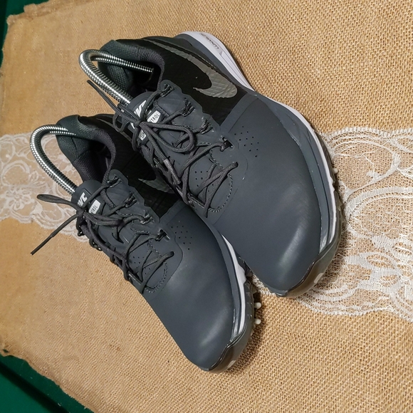 Nike Shoes - Nike Lunar Control Women's Golf Shoes Sz 7.5, Wolf Grey, Excellent Condition
